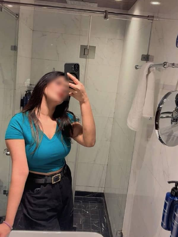 Escorts Mehar Oberoi Aaliya